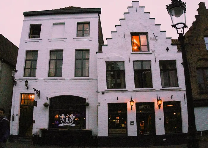 Hotel pres du College: St Christopher'S Inn Bruges - The Bauhaus